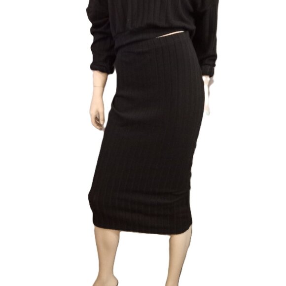 2 pc Set Top and Skirt - Picture 2 of 2